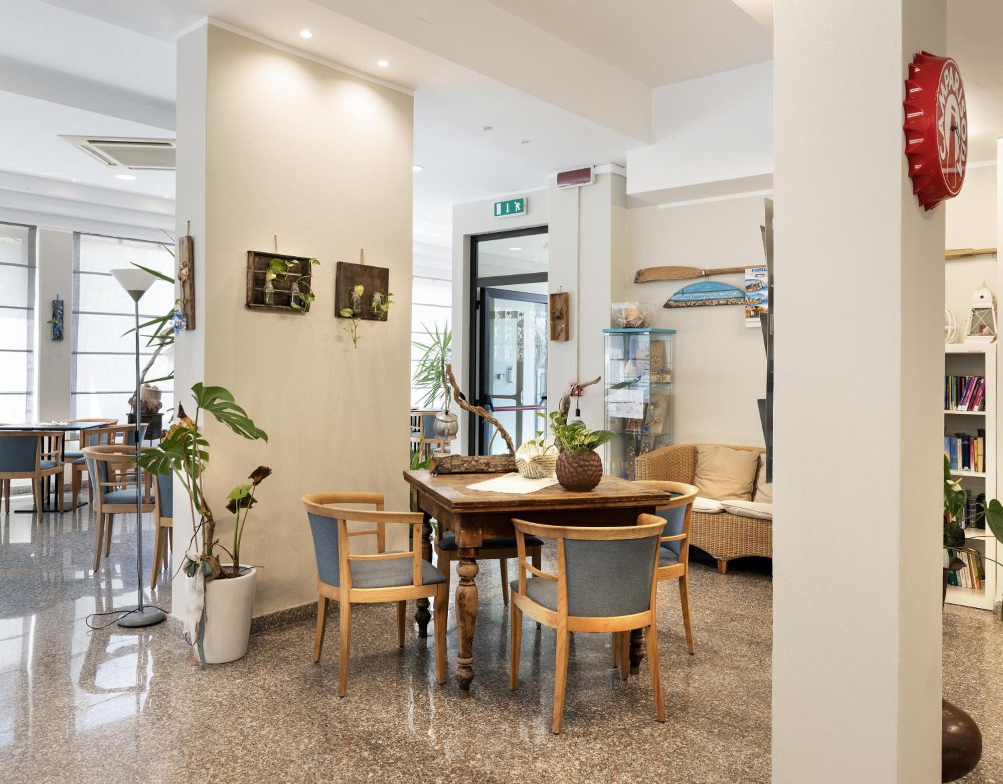 Hotel Buona Fortuna Белларія-Іджеа-Марина Екстер'єр фото
